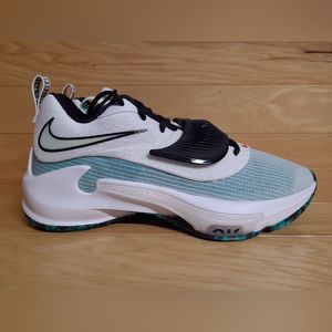 Nike Zoom Freak 3 Size 9.5 White Black Emerald Green Basketball Shoe DA0694-101